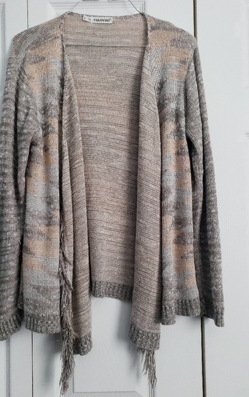 Sweater - Picture 1 of 2